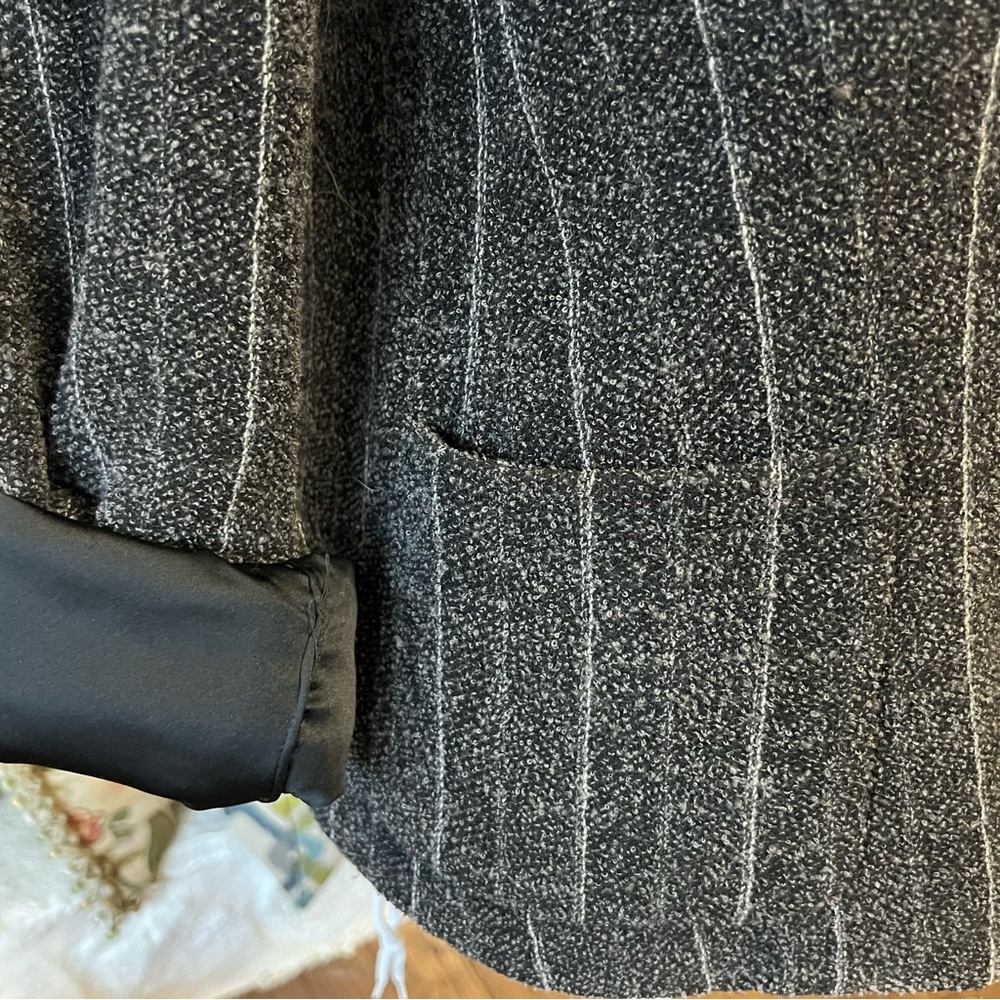 Armani Collezioni Gray Pinstripe Blazer Jacket Wool size 12 - Picture 5 of 10